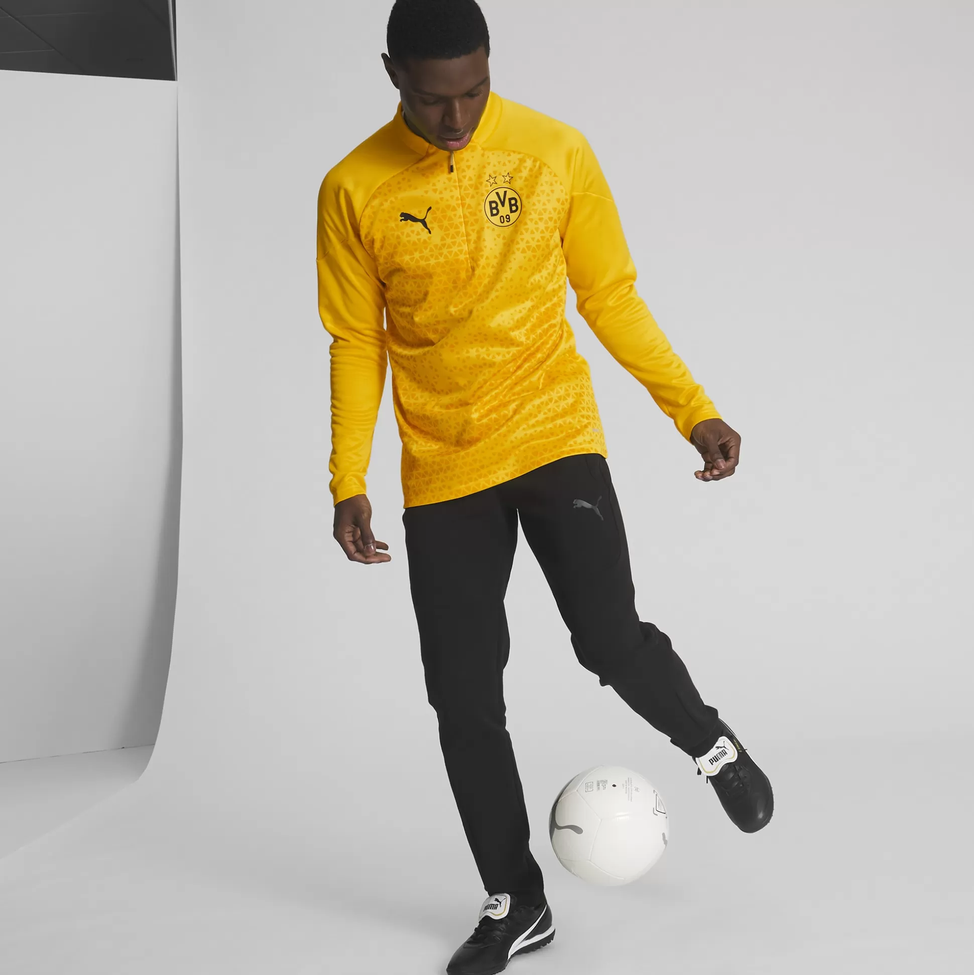 BVB | Puma Borussia Dortmund Men's Soccer Training Fleece Cyber Yellow-PUMA Black